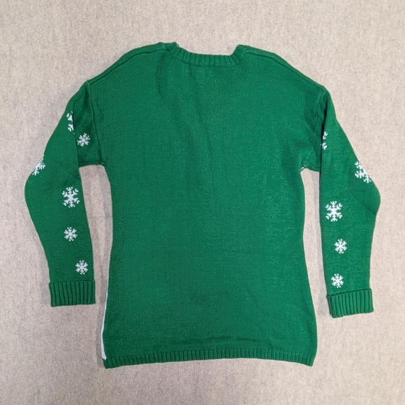 FUN & Festive Holiday Skating Penguin Knit Sweater -Tiara International Sz Large - Picture 8 of 9
